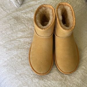 UGG Mini II Boots